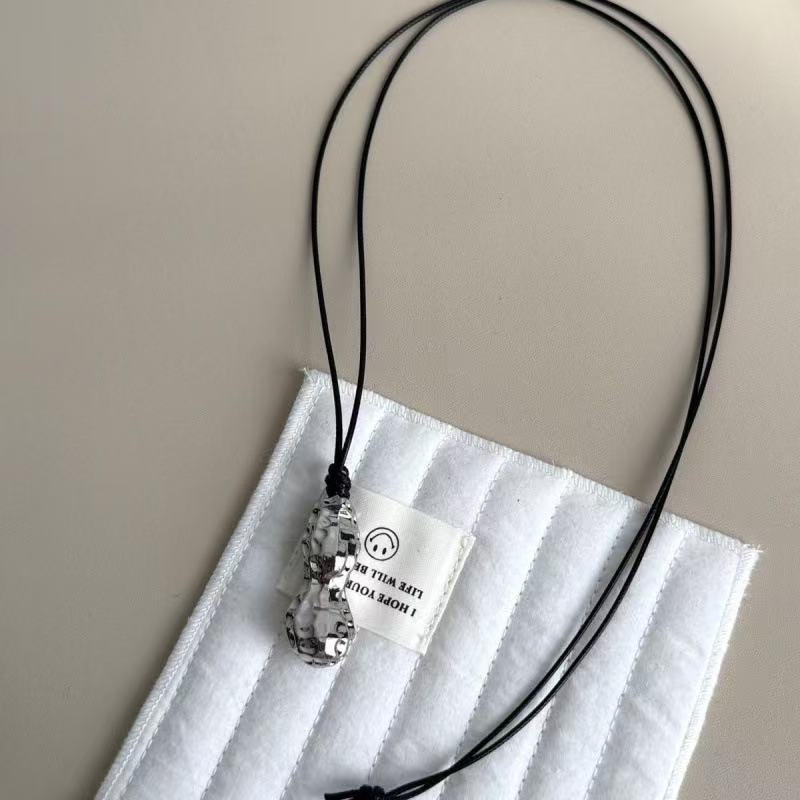 Women Accessories Meaning - Colar de Pingente de Metal em