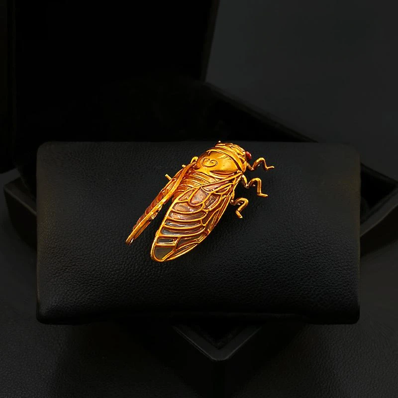 Broche cigarra dourado com sig - Women Accessories Meaning avaliação e preço