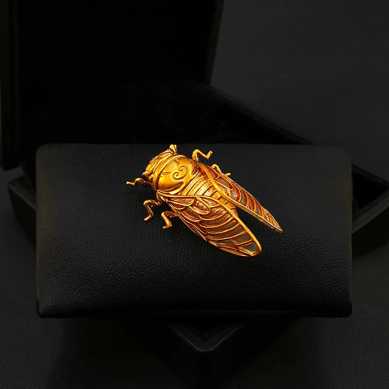 Broche cigarra dourado com sig - Women Accessories Meaning avaliação e preço