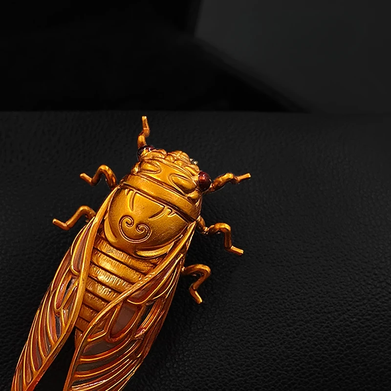 Broche cigarra dourado com sig - Women Accessories Meaning avaliação e preço